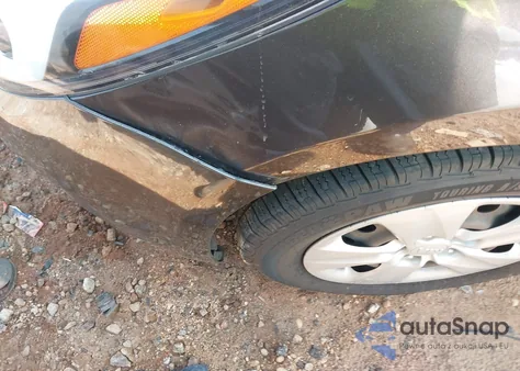 2017 Kia Forte Lx z USA, uszkodzony, nr VIN 3KPFK4A77HE136541